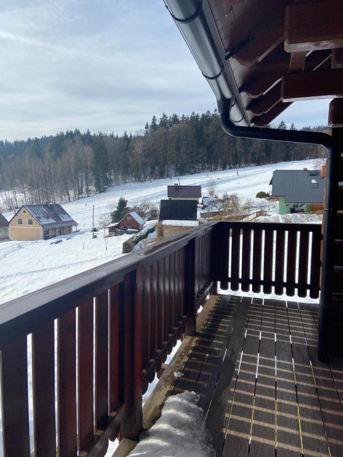 Rodinny Dum Na Slunecni Strani Dolni Dvur Eksteriør billede